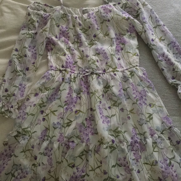 A beautiful lilac-printed summer flow dress. - Picture 1 of 4